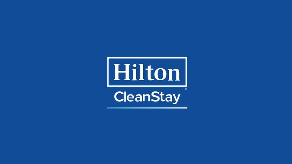 Hilton Garden Inn Toronto Airport Mississauga Exterior photo
