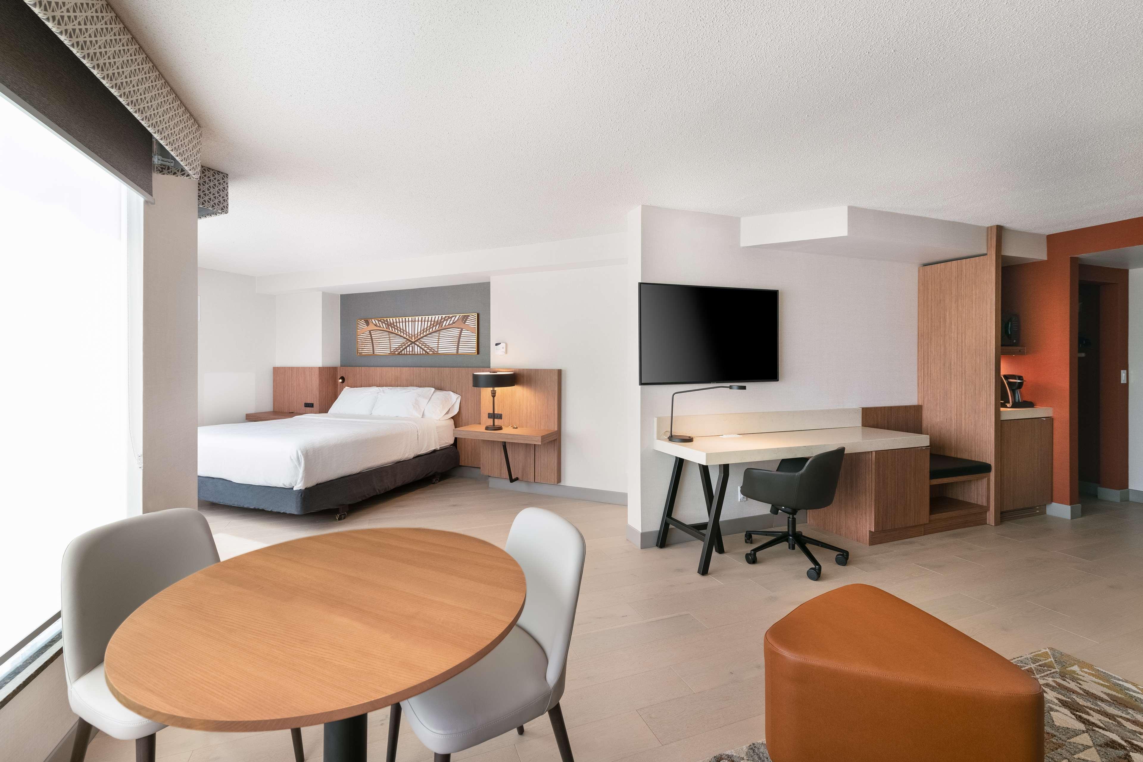 Hilton Garden Inn Toronto Airport Mississauga Exterior photo