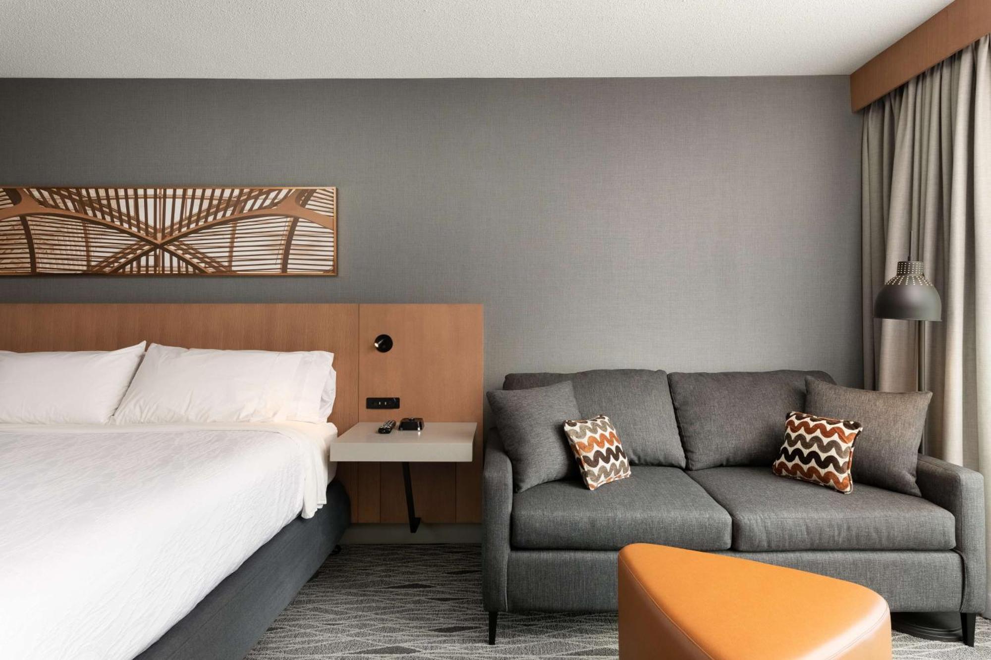 Hilton Garden Inn Toronto Airport Mississauga Exterior photo