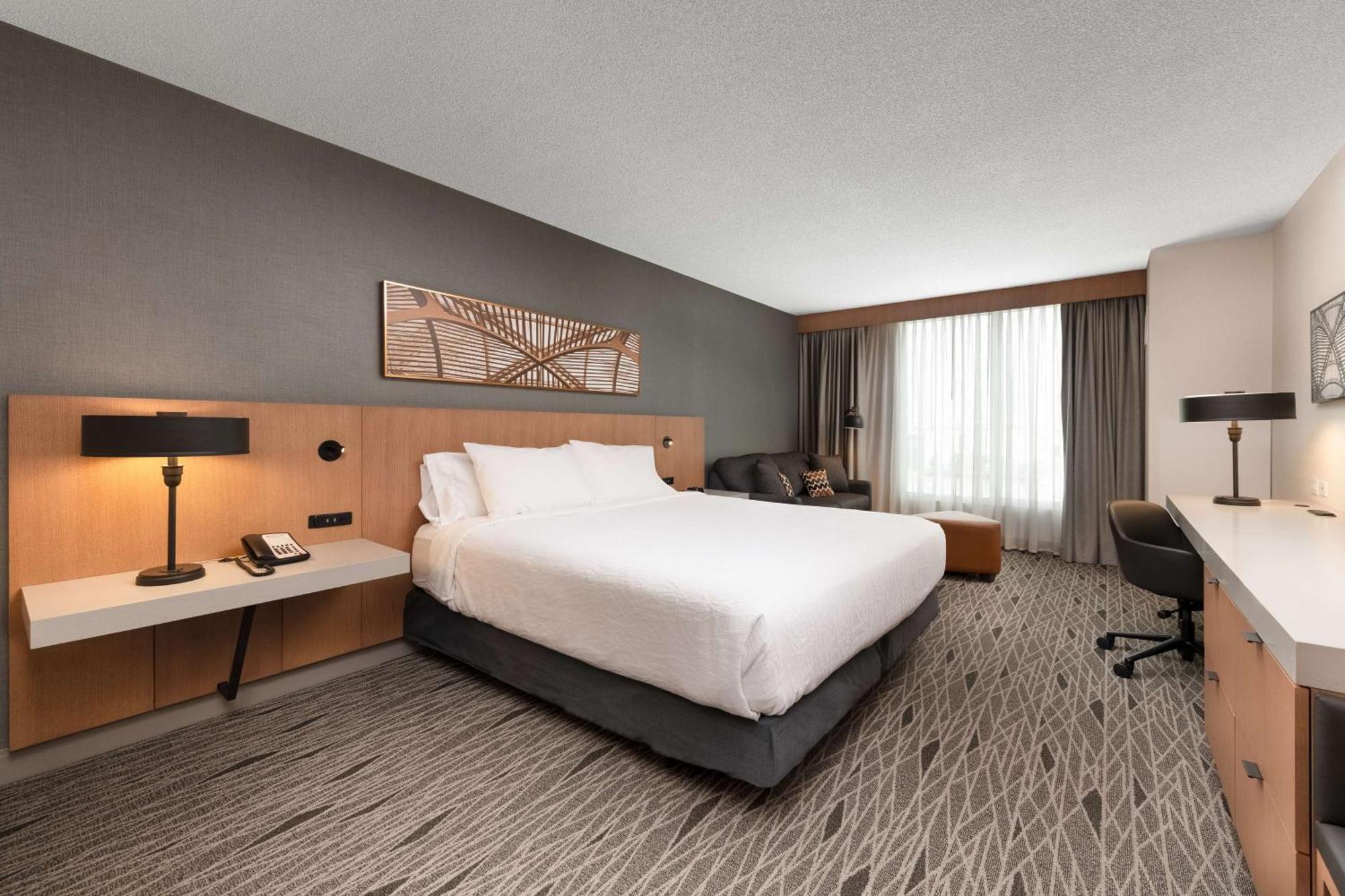 Hilton Garden Inn Toronto Airport Mississauga Exterior photo