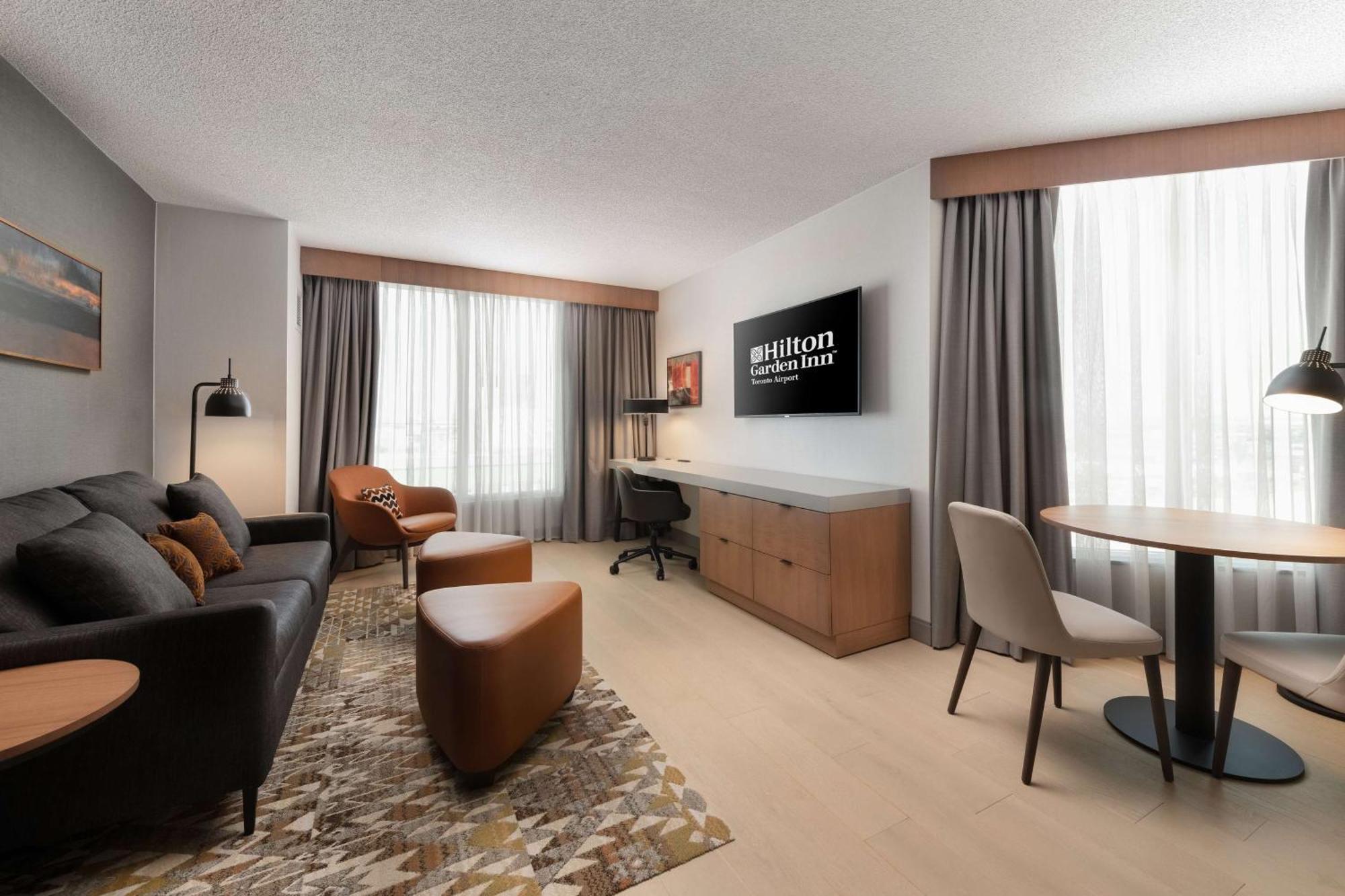 Hilton Garden Inn Toronto Airport Mississauga Exterior photo